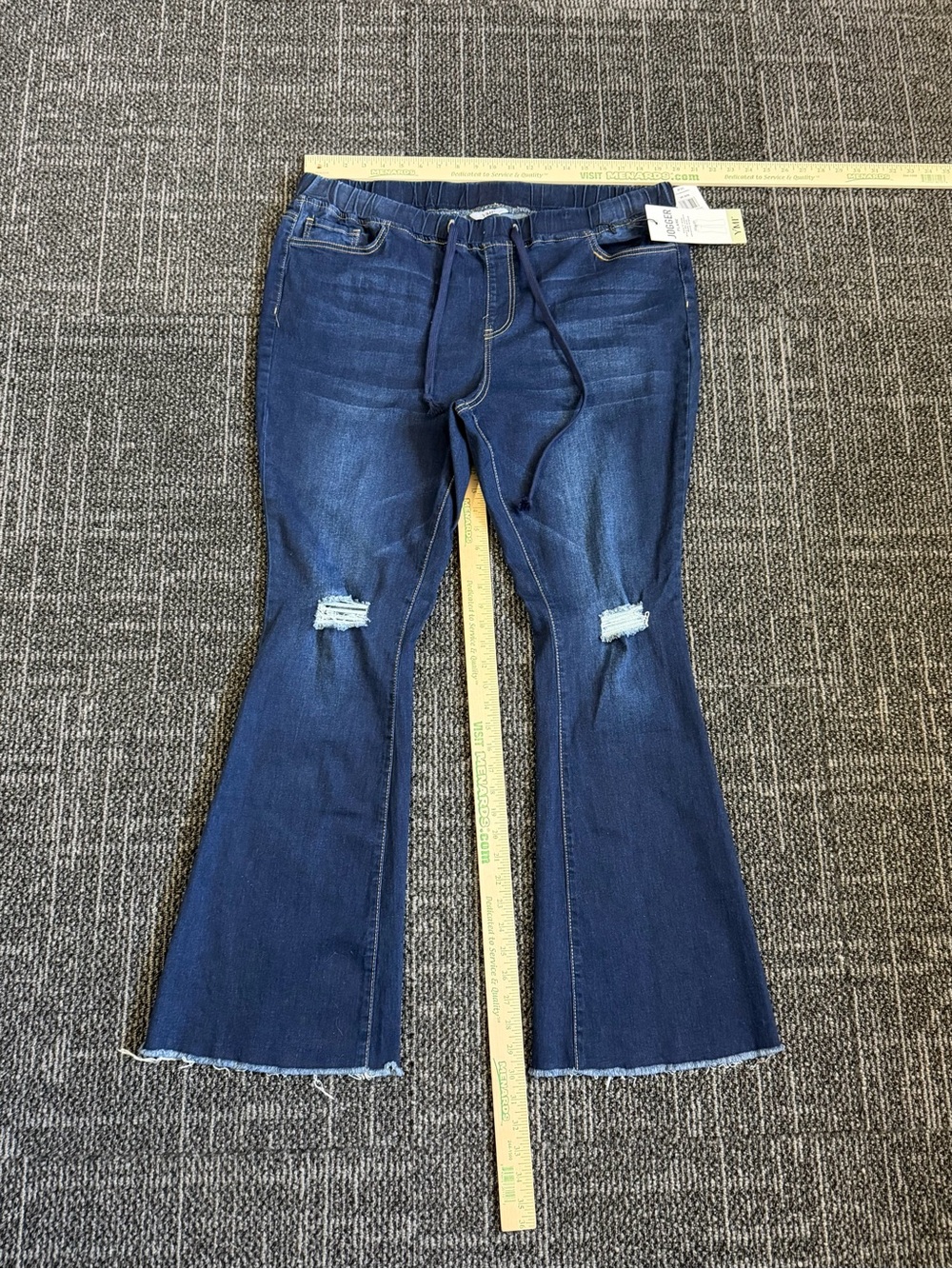 YMI Women’s Jogger Flare Jeans Size 2X NWT